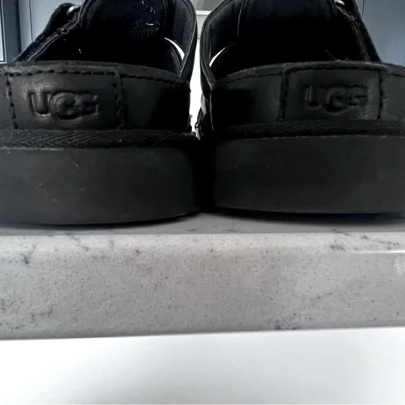 UGG Black Goldenstar Slide Sandal [Women’s 11] - Picture 5 of 10